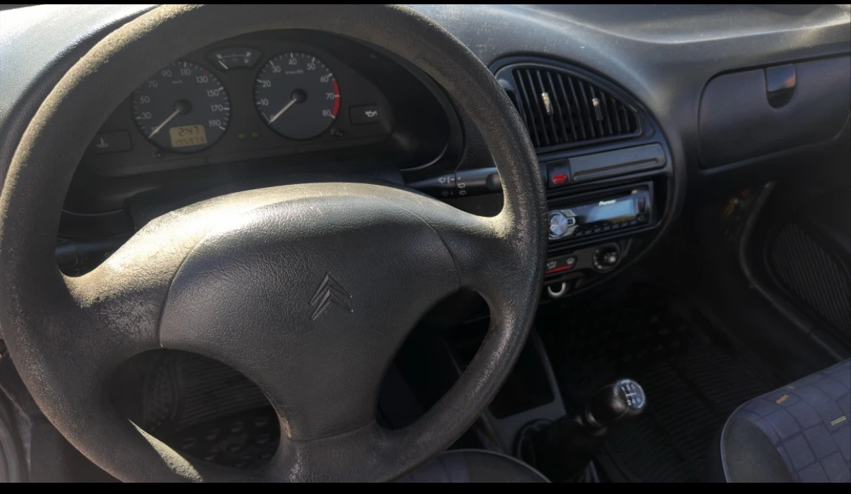 Citroën Saxo 2002, interior