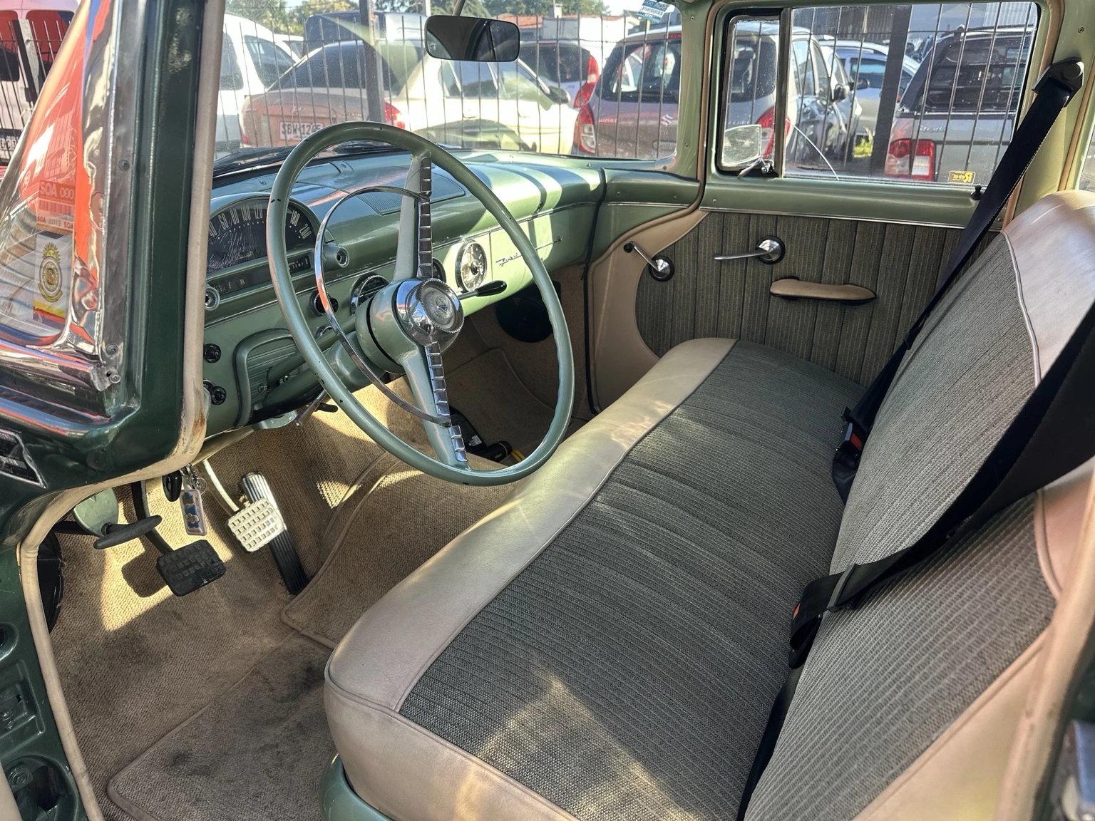 Ford V8 1955, interior